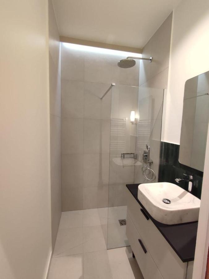 Suite Confortable Sur Le Canal Saint-Martin / Republique Paris Exterior photo